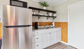 4998 N MAIN St, Long Lake, MI 48743