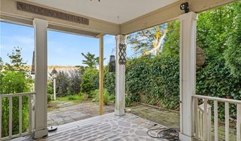 128 Eustis Ave, Newport, RI 02840