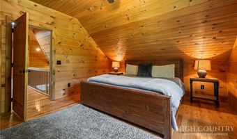 407 Signature Ridge Rd, Banner Elk, NC 28604