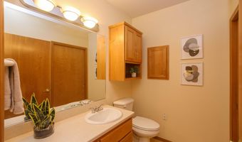 967 Golden Aspen Pl, Ashland, OR 97520