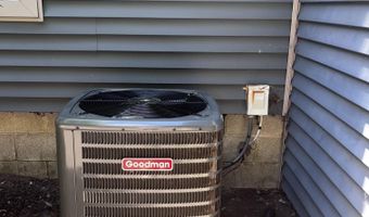 351 Center St, Algonac, MI 48001