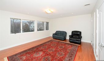 24 Rozmus Ct, Allendale, NJ 07401
