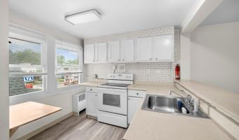 86 W Main St 2, Bergenfield, NJ 07621