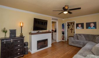 912 S 6th St, Artesia, NM 88210