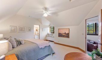 1105 White Oak Dr, Santa Rosa, CA 95409