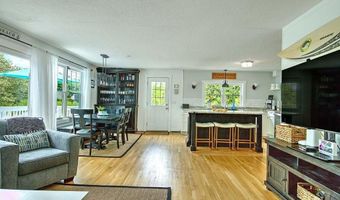 36 Fairway Rd, Narragansett, RI 02882