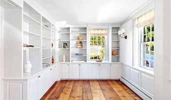42 Second St, Newport, RI 02840