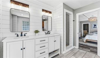 4301 SW 2nd St, Bentonville, AR 72712