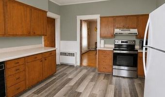 744 Hammond St, Bangor, ME 04401