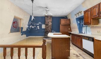 36 Ayrault St, Newport, RI 02840