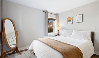 78 Ledgelawn Ave, Bar Harbor, ME 04609