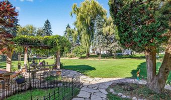 9 MEADOWBROOK Ln, Appleton, WI 54914