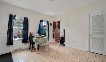 7 Cleveland Ave, Cranston, RI 02920