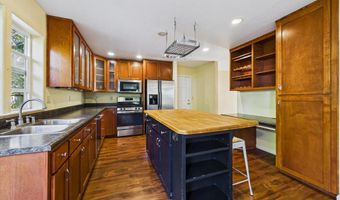 2966 Janes Creek Dr, Arcata, CA 95521