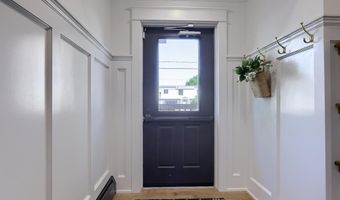 101 S 7TH St, Akron, PA 17501