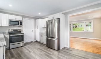 17 Alan Ave, Danbury, CT 06811