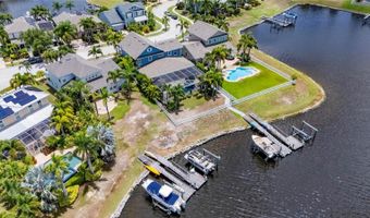 5216 POINT HARBOR Ln, Apollo Beach, FL 33572