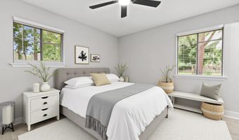 7120 Bienville Dr, Biloxi, MS 39532