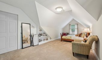 2 Logans Way, Danbury, CT 06811