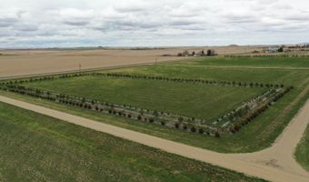 906 7th St NW, Bowman, ND 58623