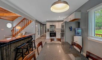 227 Valley View Dr, Albrightsville, PA 18210
