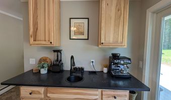 154 West St, Barton, VT 05822