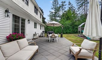 6 Hawthorne Cir, Andover, MA 01810