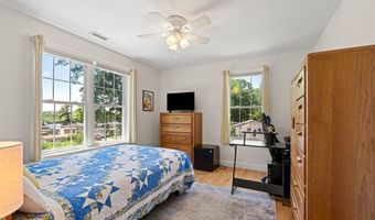 34 Amesbury Ave, Amesbury, MA 01913