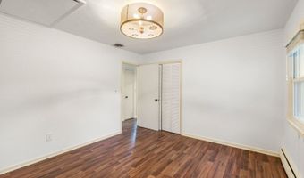 96 Comly Rd, Bayonne, NJ 07035