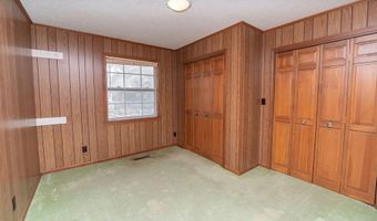 19 Skyline Dr, Adrian, MO 64720