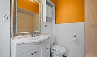 2 Norwood St, Albany, NY 12203
