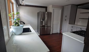 8 Main St, Bennington, NH 03442