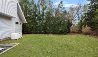 71 Willow Rd, Charlestown, RI 02813