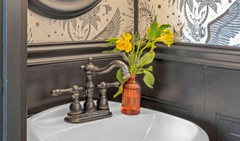 21 Laurel Ave, Auburn, ME 04210