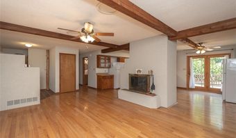 918 King St, Baldwin City, KS 66006