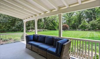175 Cat Rock Rd, Cos Cob, CT 06807