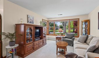 21 N Waterman Ave, Arlington Heights, IL 60004