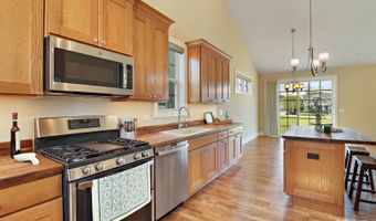 40491 N S Newport Dr, Antioch, IL 60002