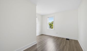 53 Prospect St, Bloomfield, CT 06002
