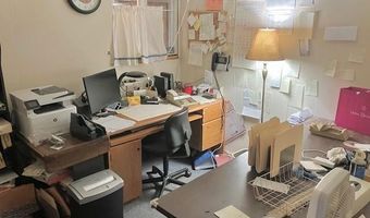 878 County Line Rd, Amityville, NY 11701