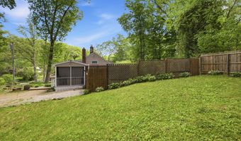 21 Arlington Rd, Coventry, CT 06238