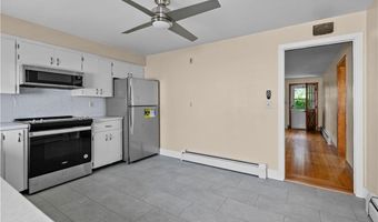 17 Shields St A, Newport, RI 02840