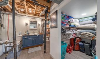 121 S 5th Ave, Brandon, SD 57005
