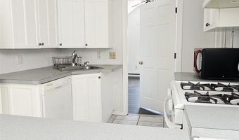 86 W 34TH St, Bayonne, NJ 07002
