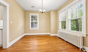 526 N IVY St, Arlington, VA 22201
