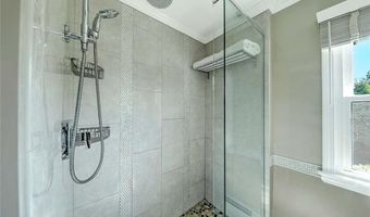 102 Cranberry Ter, Cranston, RI 02921