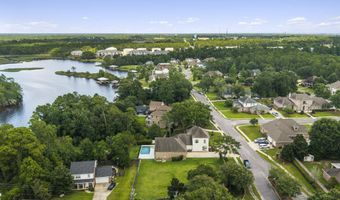 1908 Courtney Ln, Biloxi, MS 39532