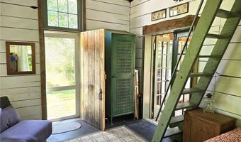 187 Dye Hill Rd, Hopkinton, RI 02832