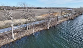 39 W Shore Rd, Alburgh, VT 05440