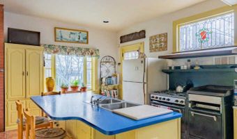 1055 Washington St, Bath, ME 04530